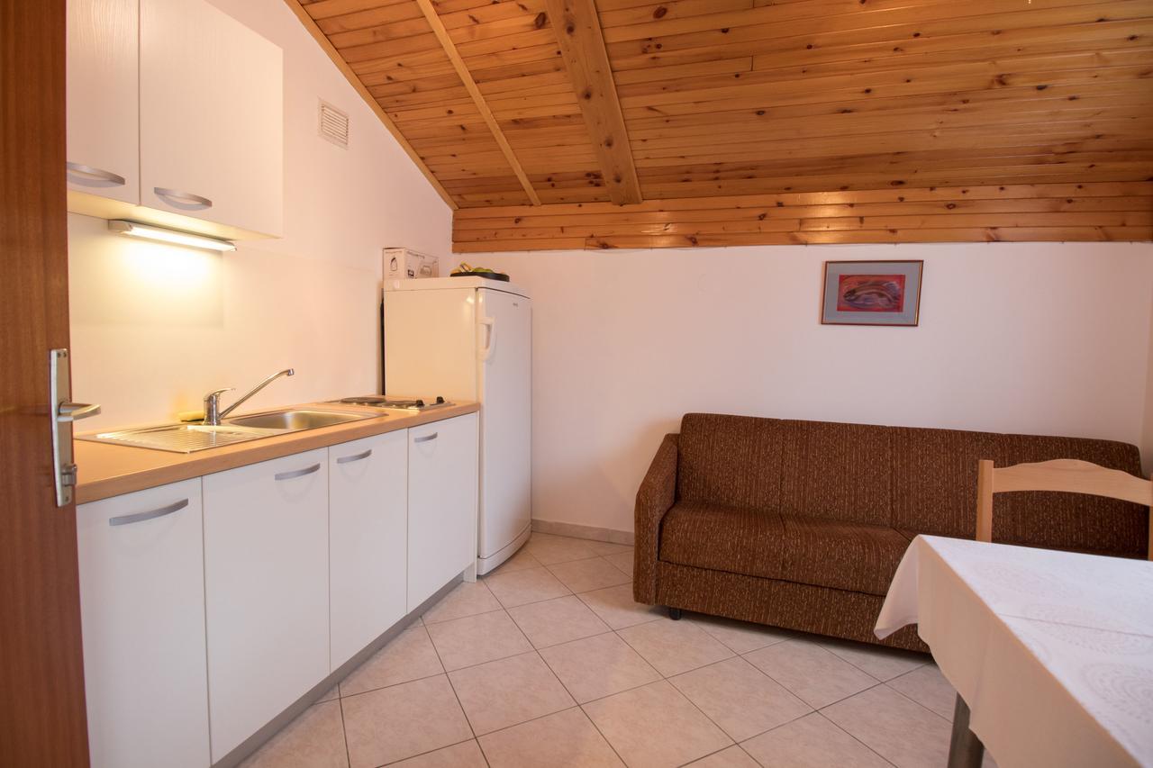 Rooms Sofija Selce Eksteriør billede