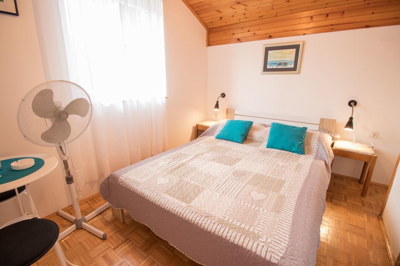 Rooms Sofija Selce Eksteriør billede